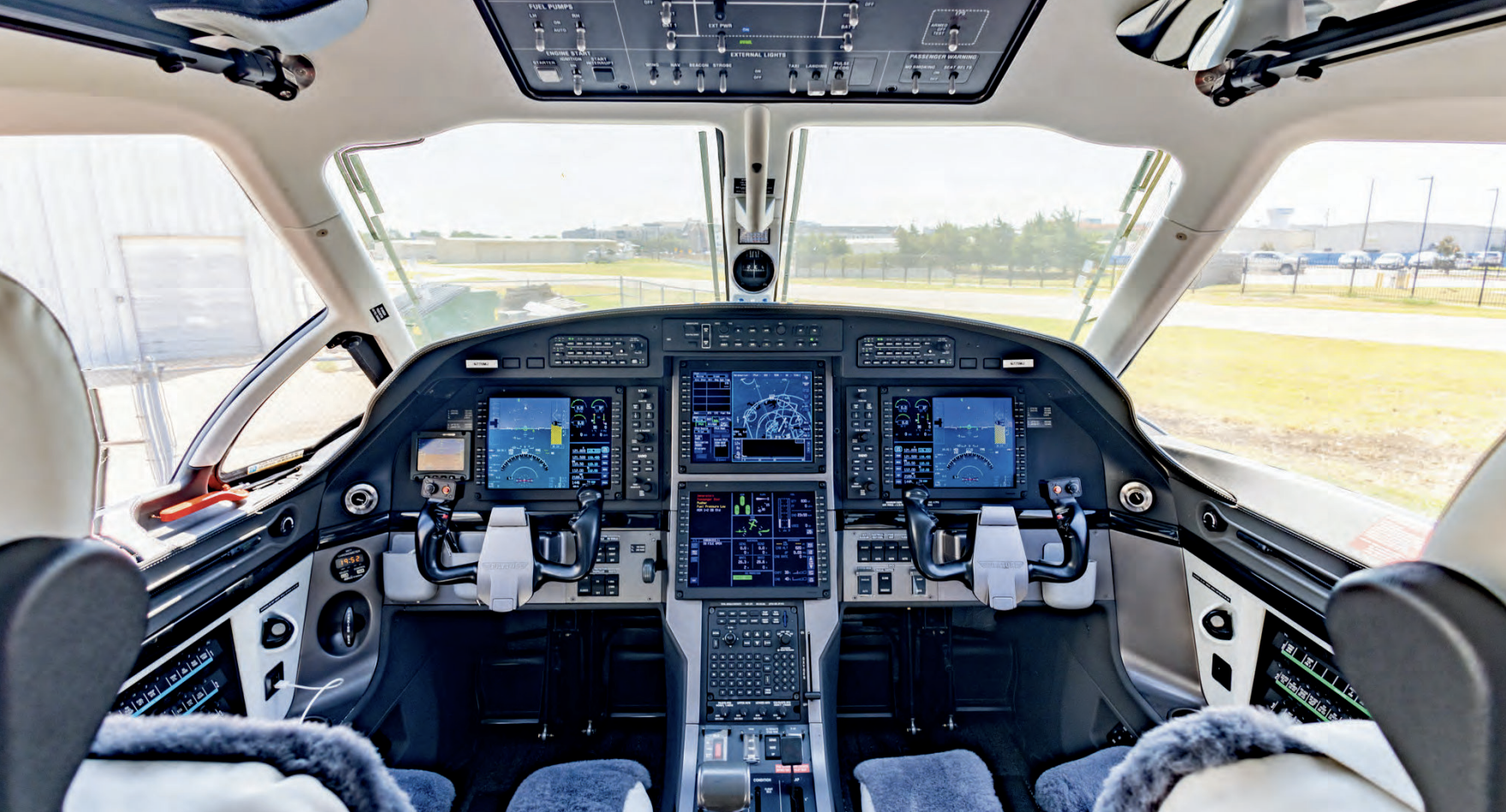 2013 pilatus pc 12 cockpit